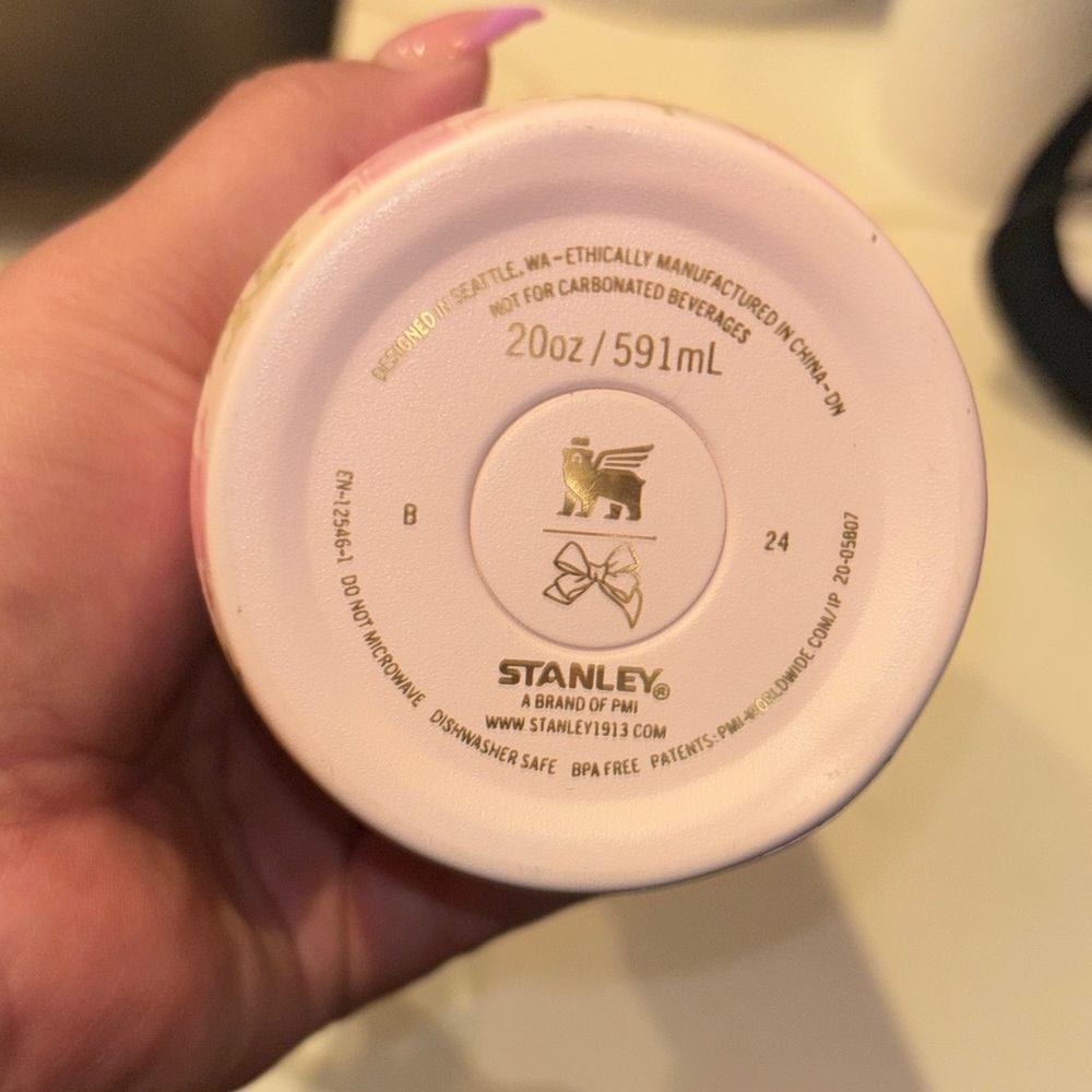 Loveshackfancy stanley bottle - Picture 4 of 5